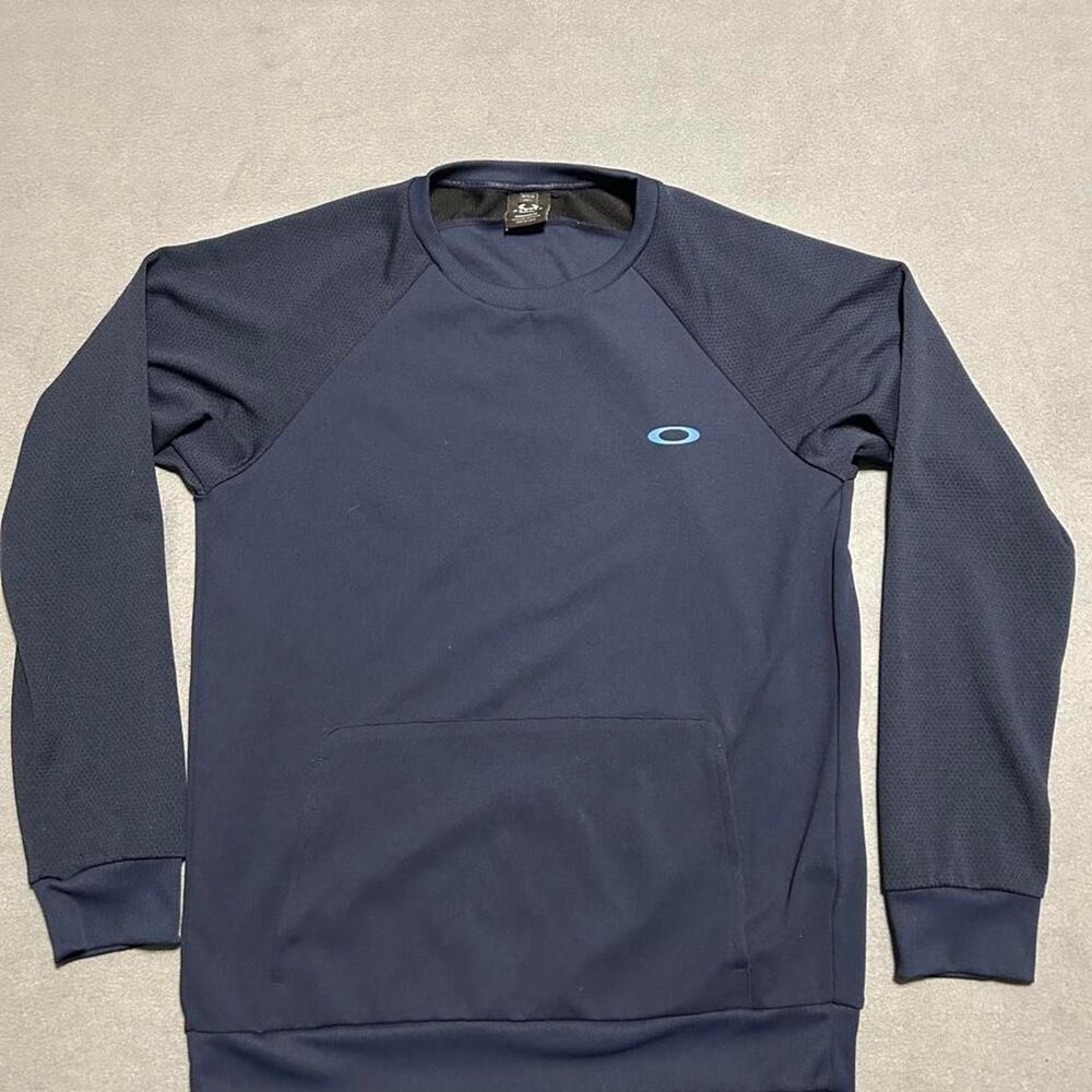 Oakley Men's Navy and Blue Sweatshirt